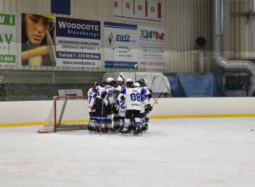 Na Warrioru se slaví postup starších žáků!